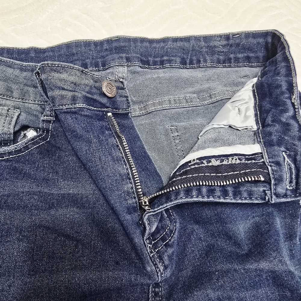 Distressed & Ripped High Rise Skinny Jeans. S - Picture 3 of 8